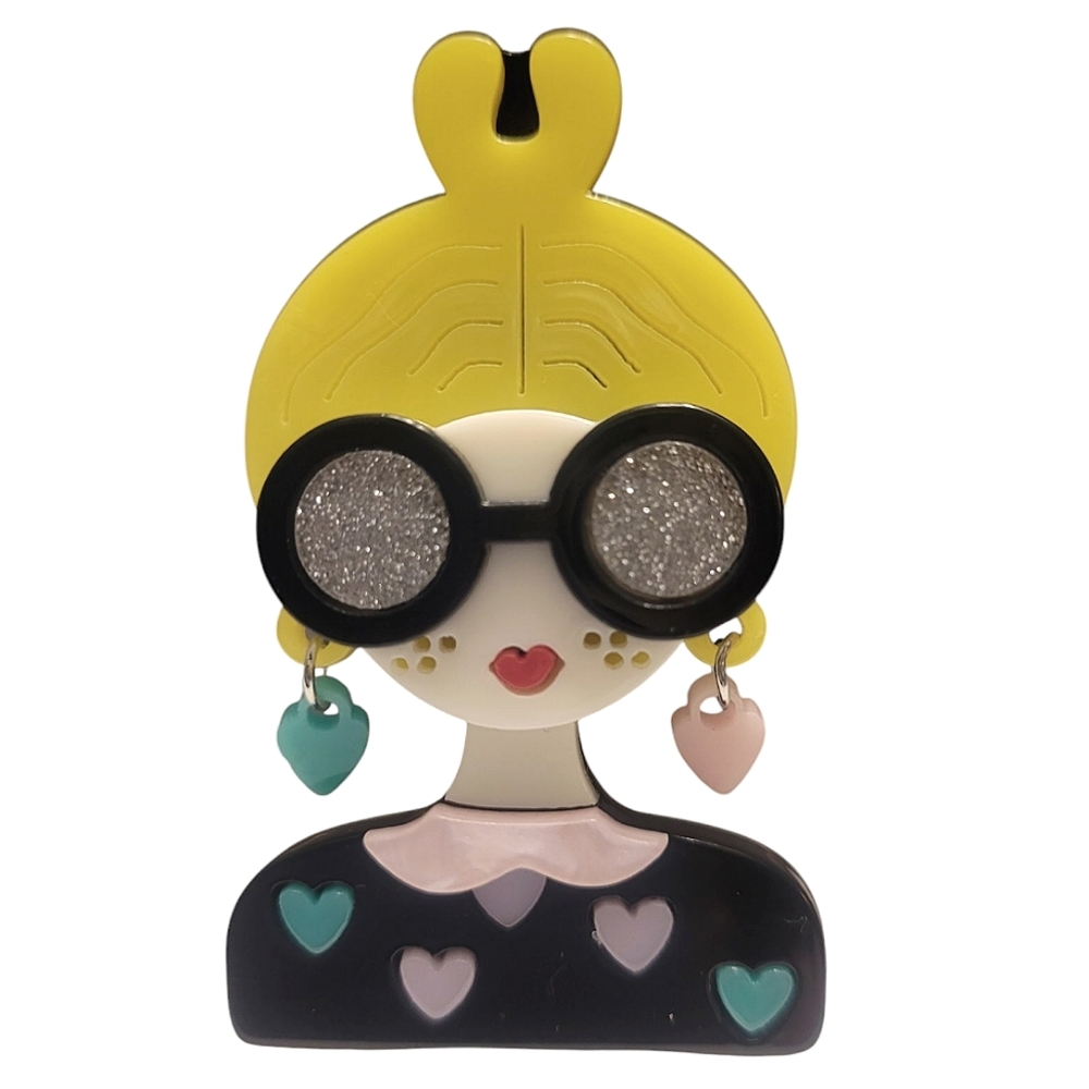 Trendy Brooch - Picture 1 of 7